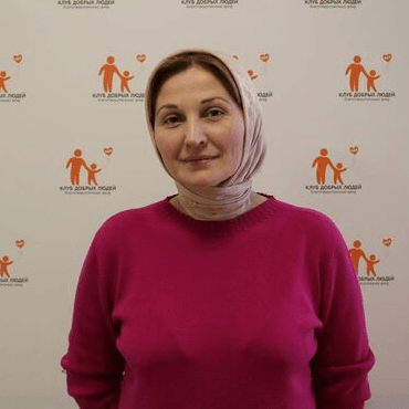 Портрет — Марзиева Эльмира Микаиловна, Администратор в реабилитационном центре "Чайка"